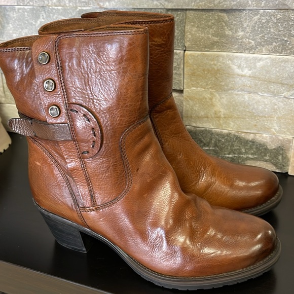 Clarks Women's Maymie Skye Boot (50) - Picture 8 of 14